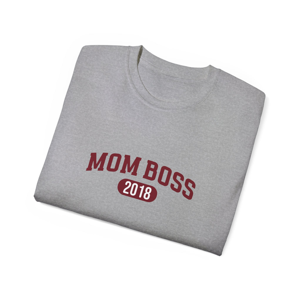 T-Shirt Mom Boss and first names on sleeve