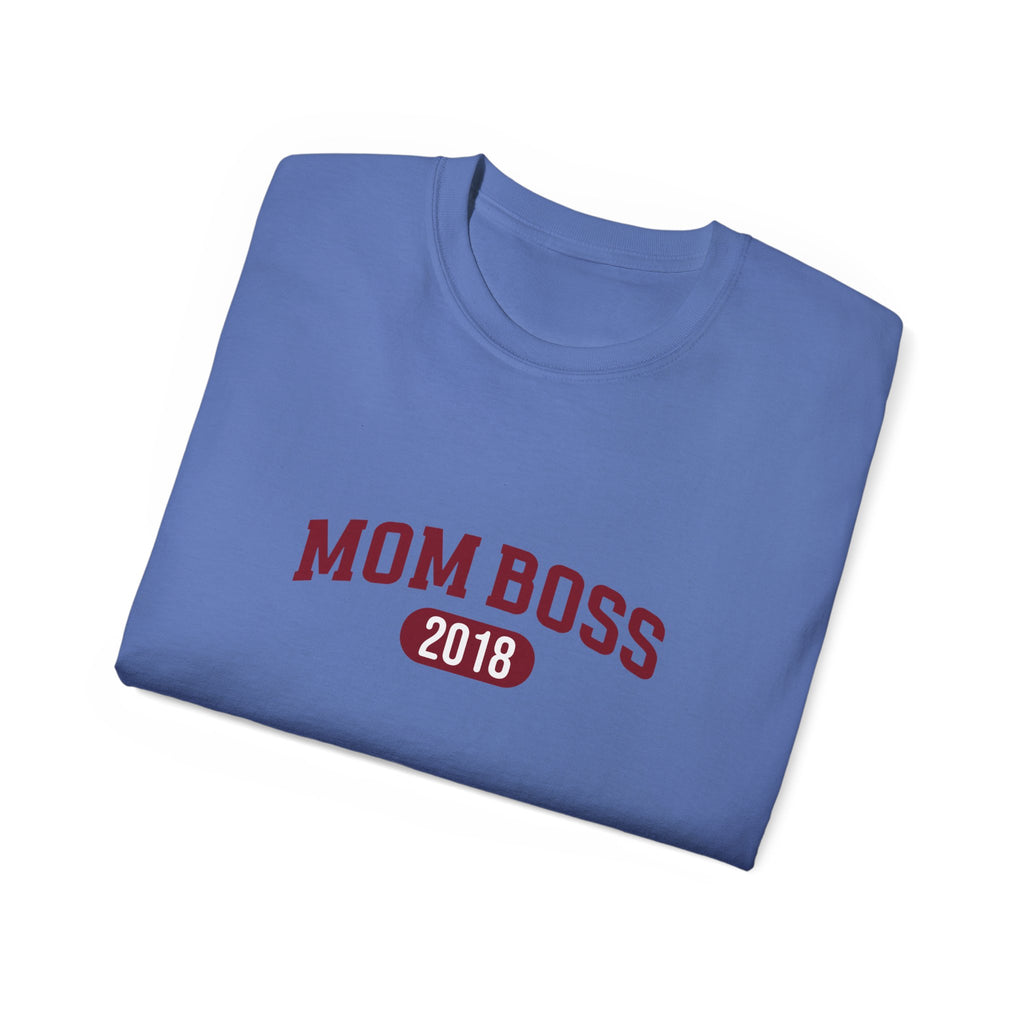 T-Shirt Mom Boss and first names on sleeve