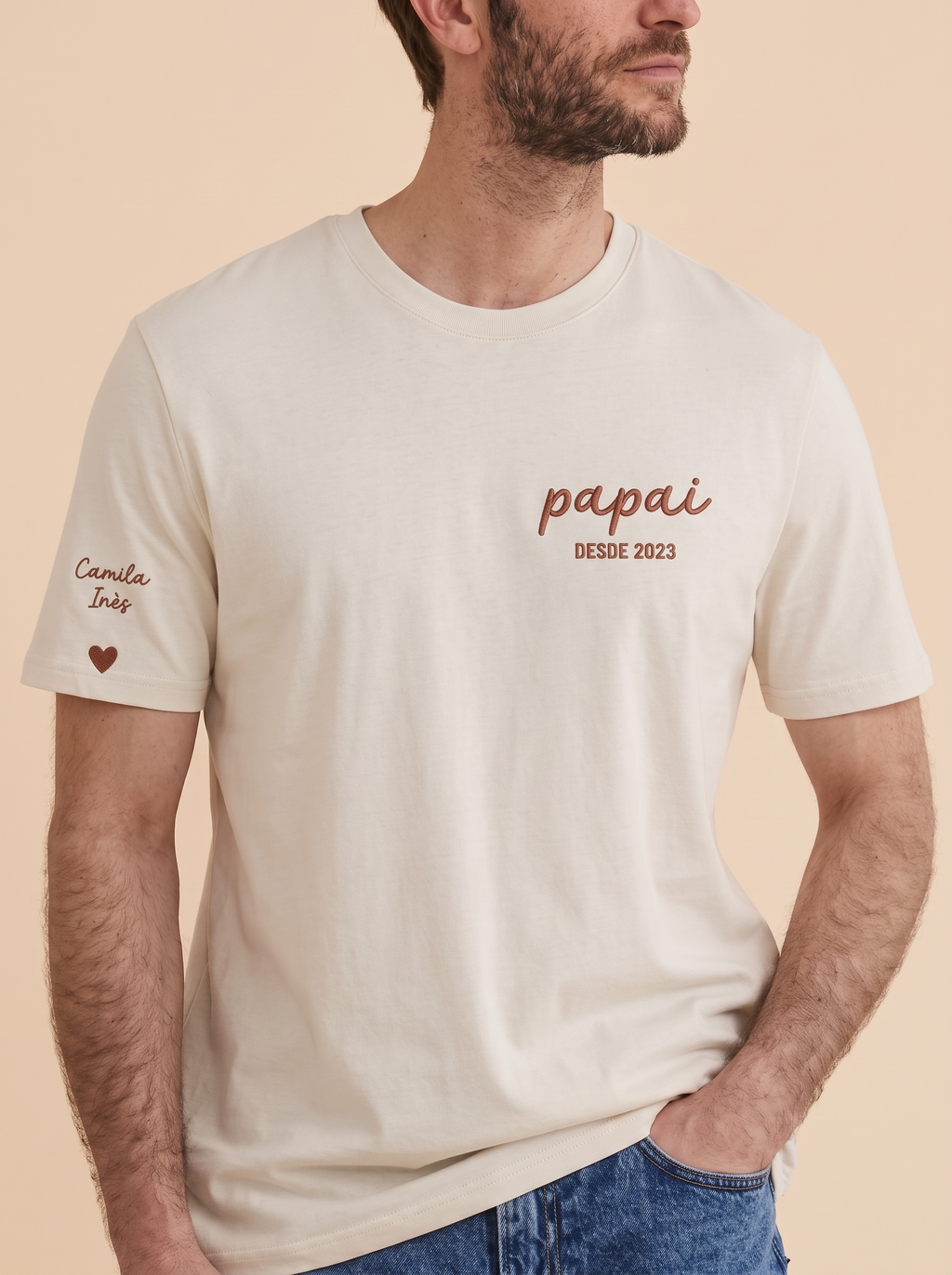 Camiseta Papai com Data Bordada no Peito e Nomes na Manga